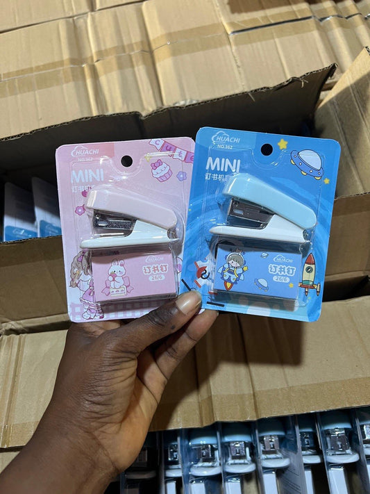 Mini stapler